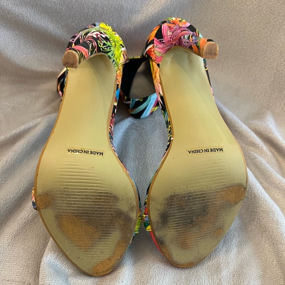 Red Kiss Multicolor Spike heel   8.5 - Picture 5 of 8